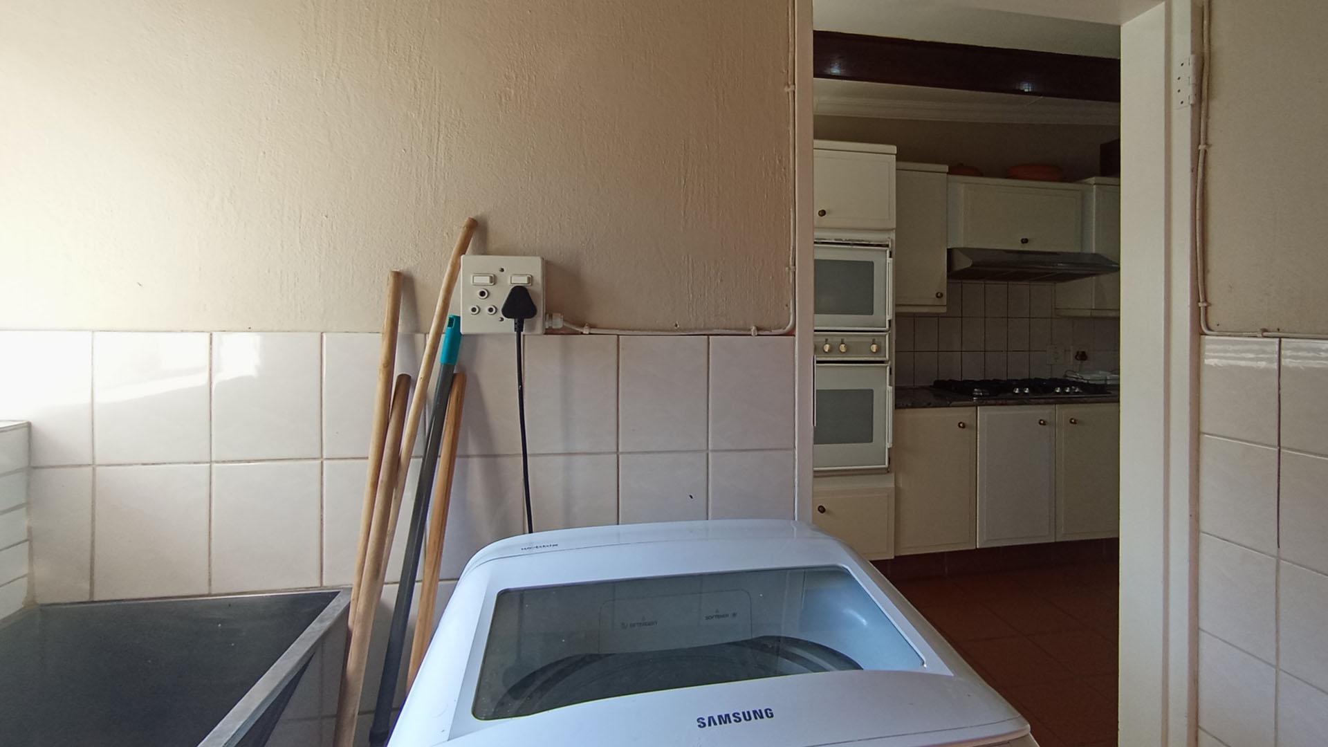 Scullery - 5 square meters of property in Valhalla