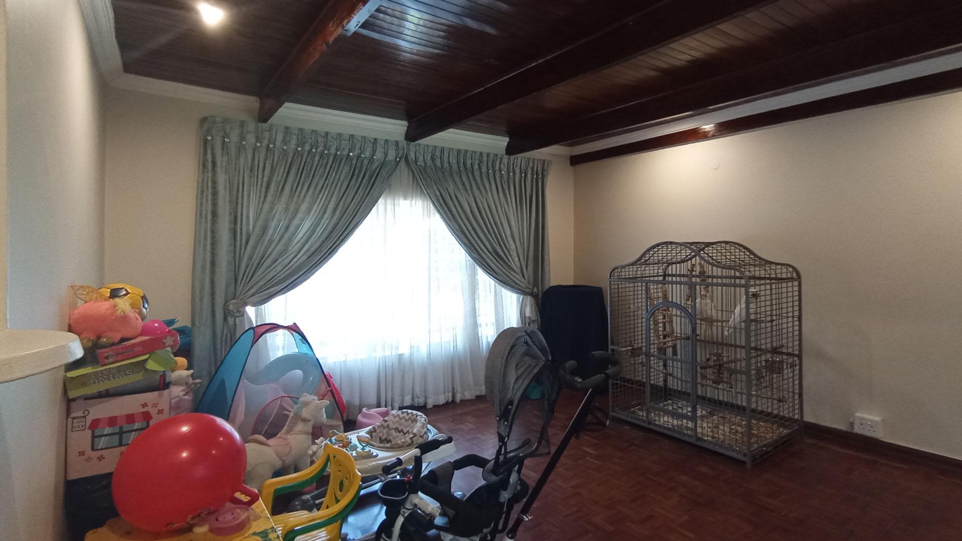 Rooms - 74 square meters of property in Valhalla