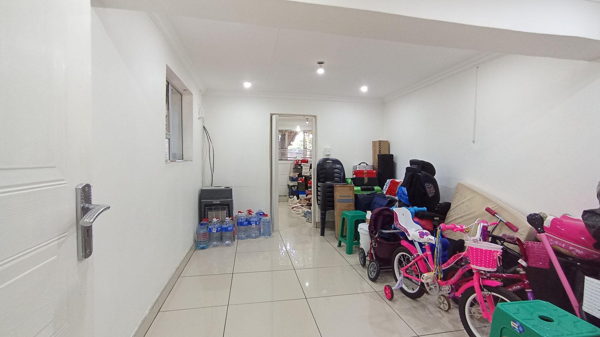 Rooms - 74 square meters of property in Valhalla