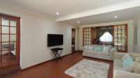 Lounges - 33 square meters of property in Valhalla