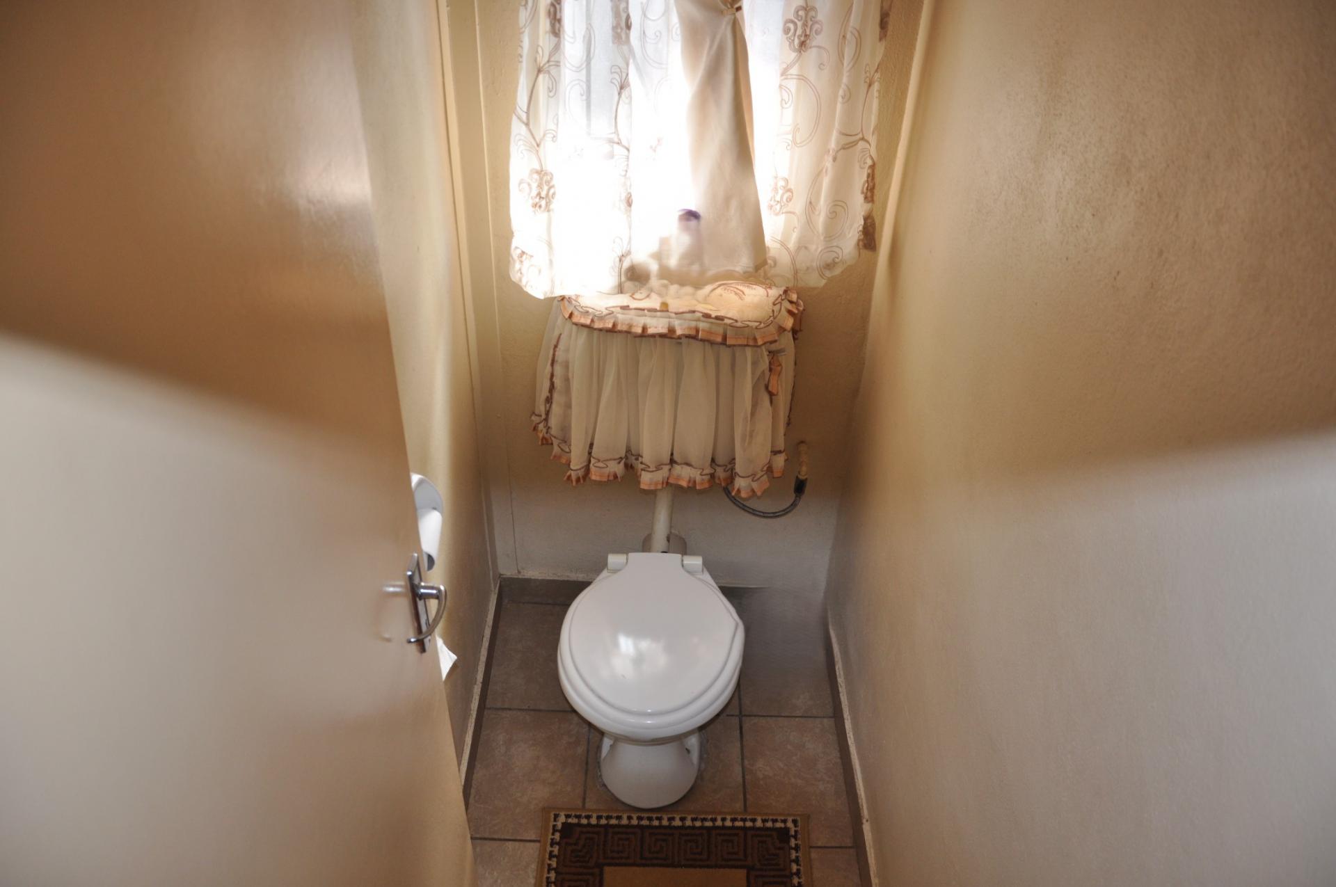 Bathroom 2 of property in Rustenburg