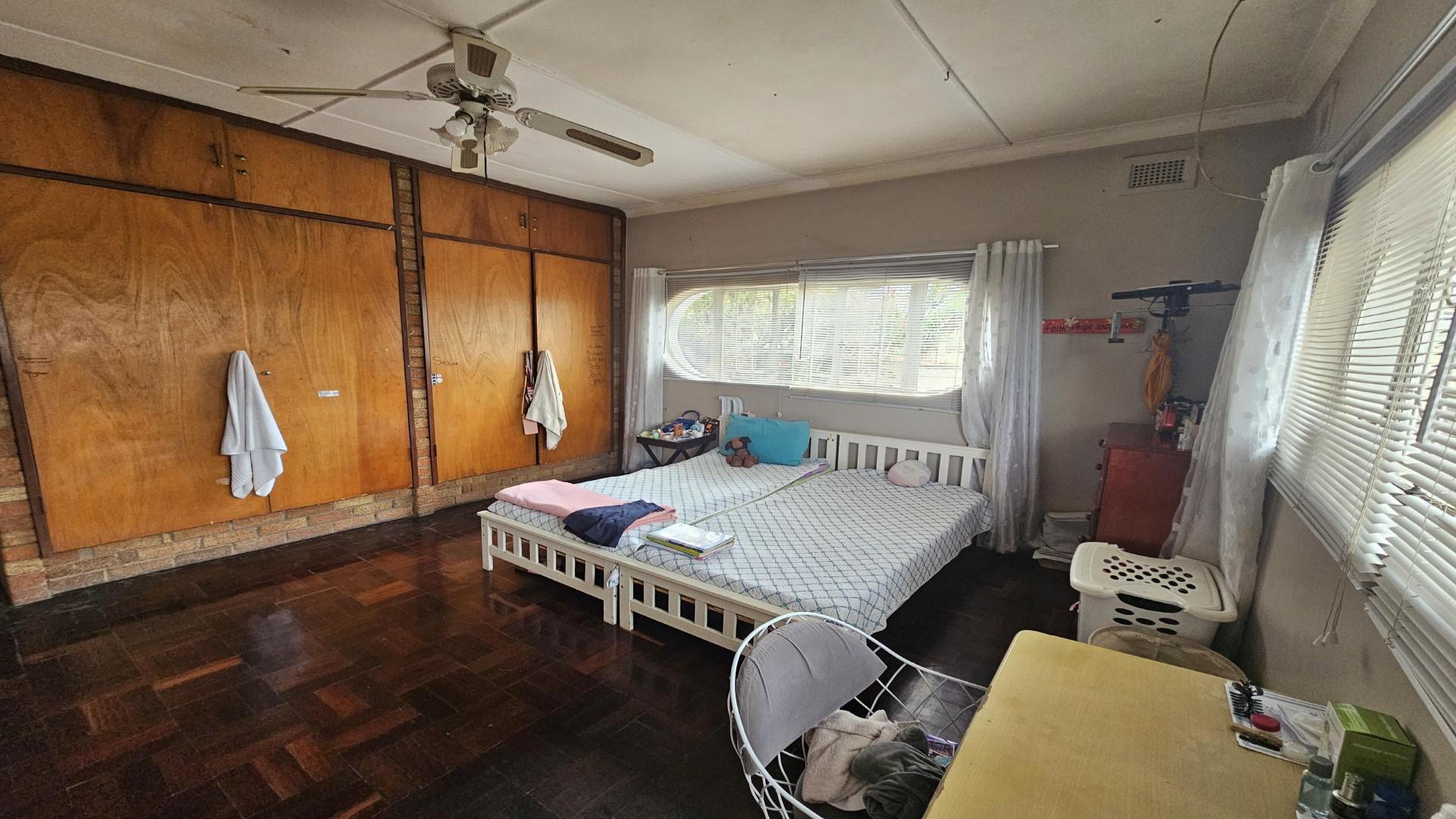 Bed Room 1 - 25 square meters of property in Pelham