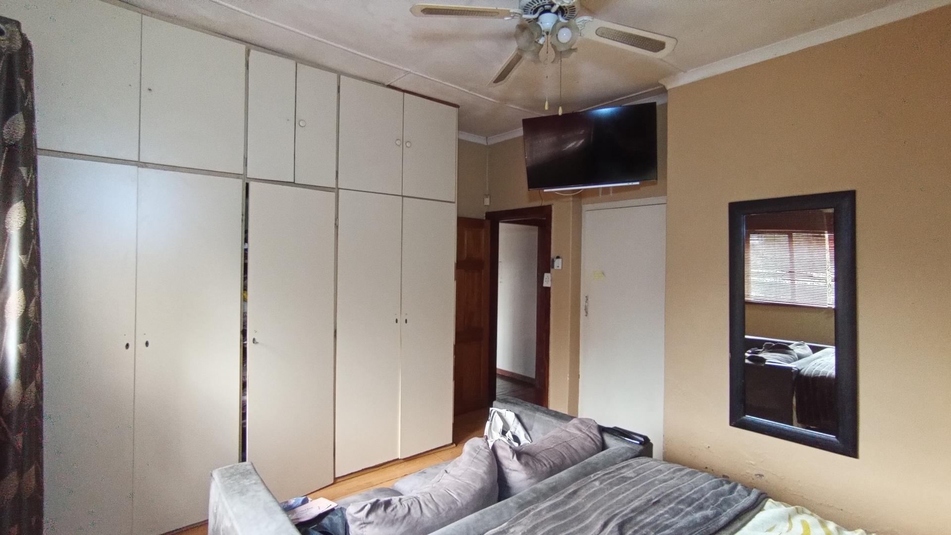 Main Bedroom - 20 square meters of property in Pelham