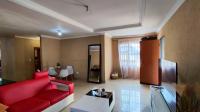 Lounges - 23 square meters of property in Vosloorus