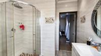 Main Bathroom - 8 square meters of property in Vosloorus