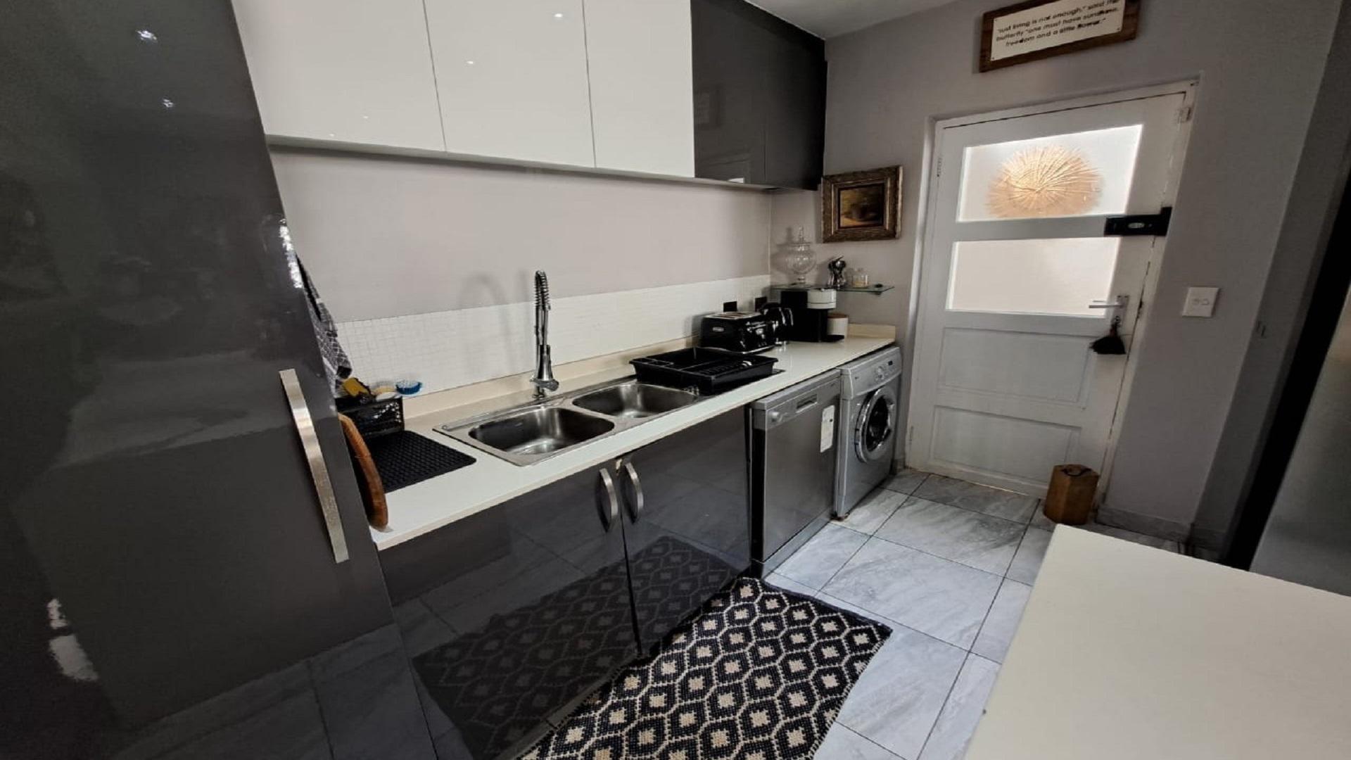 Kitchen of property in Capricorn