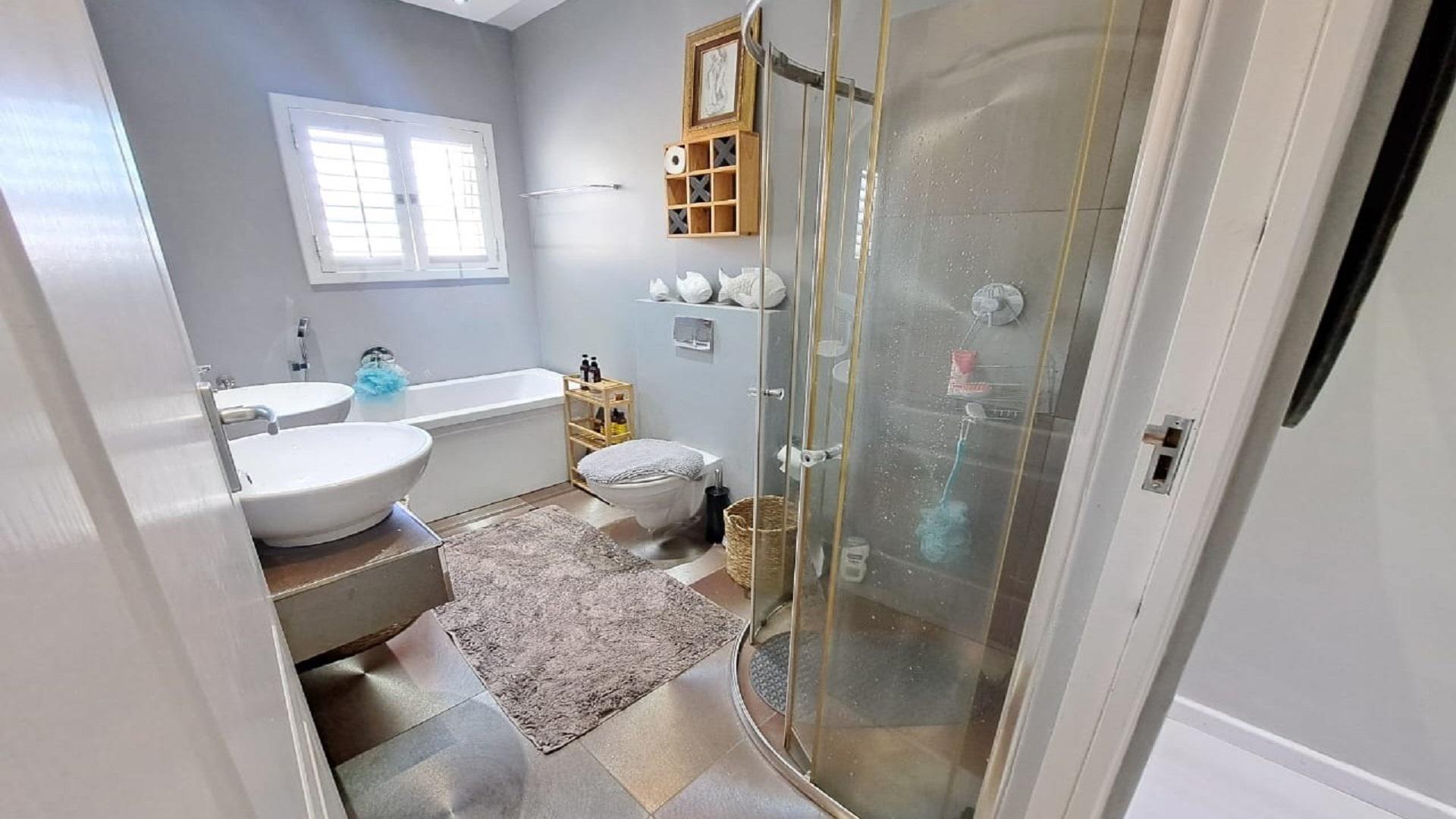 Bathroom 1 of property in Capricorn