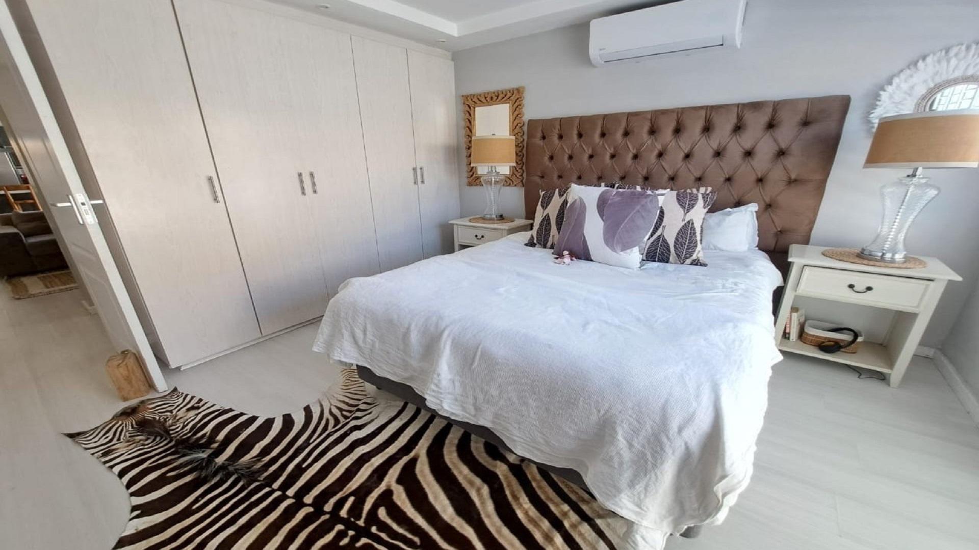 Main Bedroom of property in Capricorn