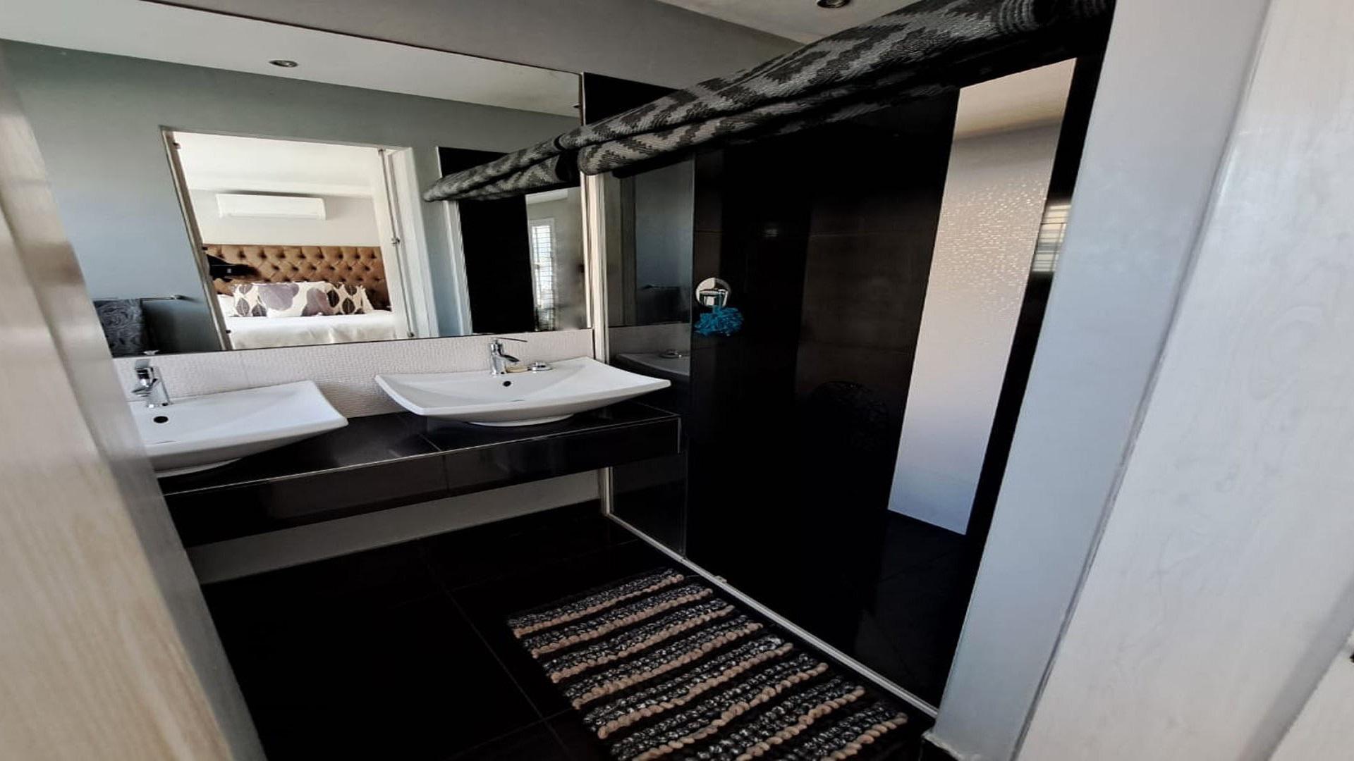 Main Bathroom of property in Capricorn