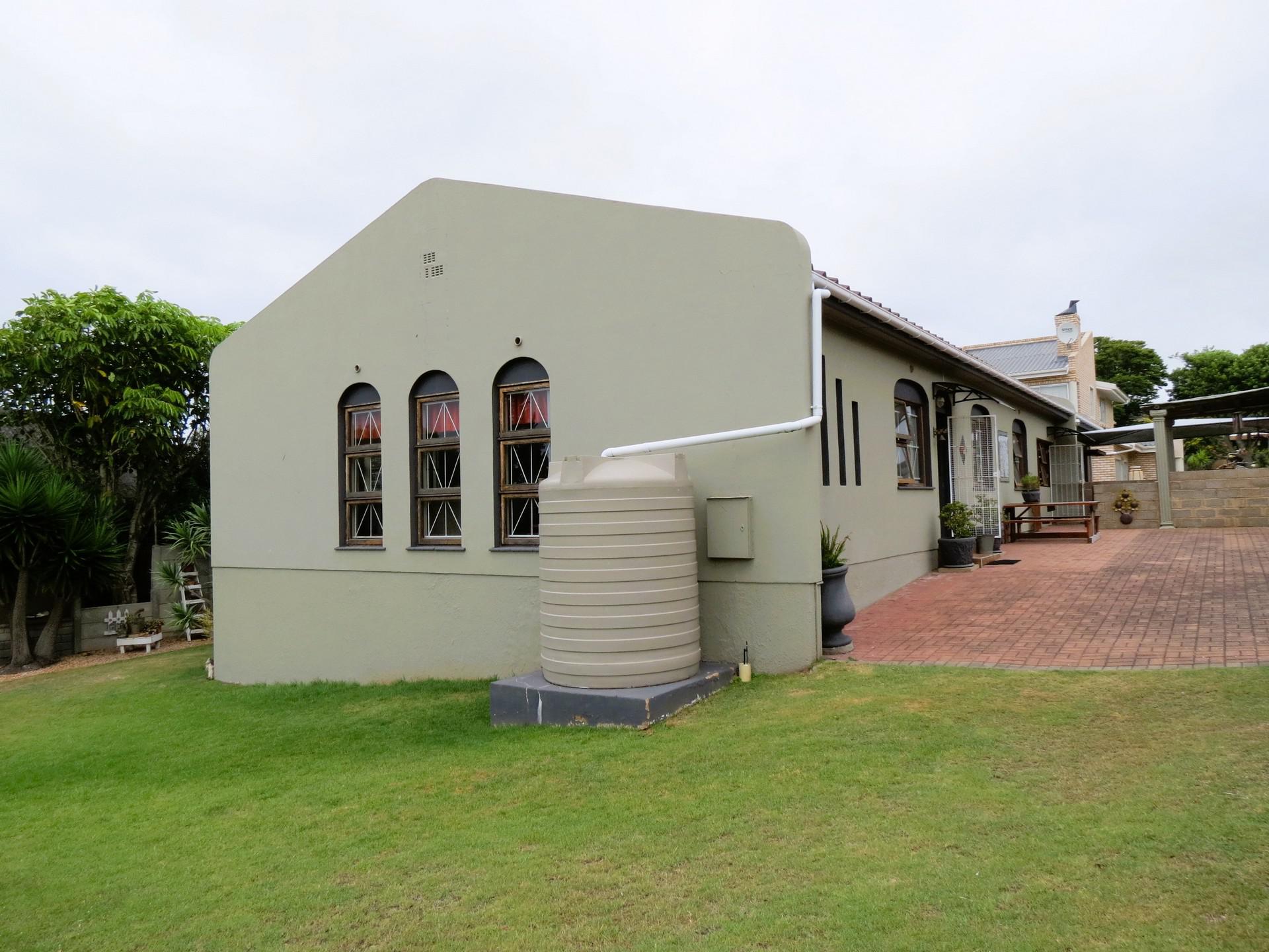  of property in Stilbaai (Still Bay)