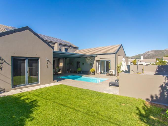 4 Bedroom House for Sale For Sale in Paryskloof Estate - MR670064