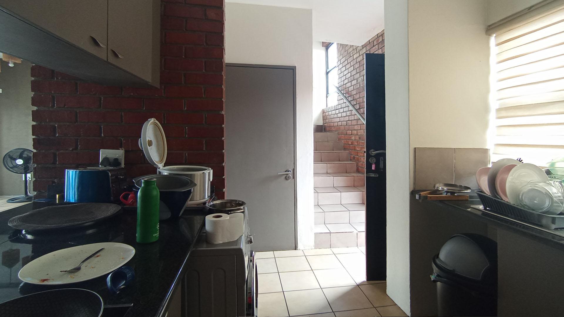 Kitchen - 7 square meters of property in Midridge Park