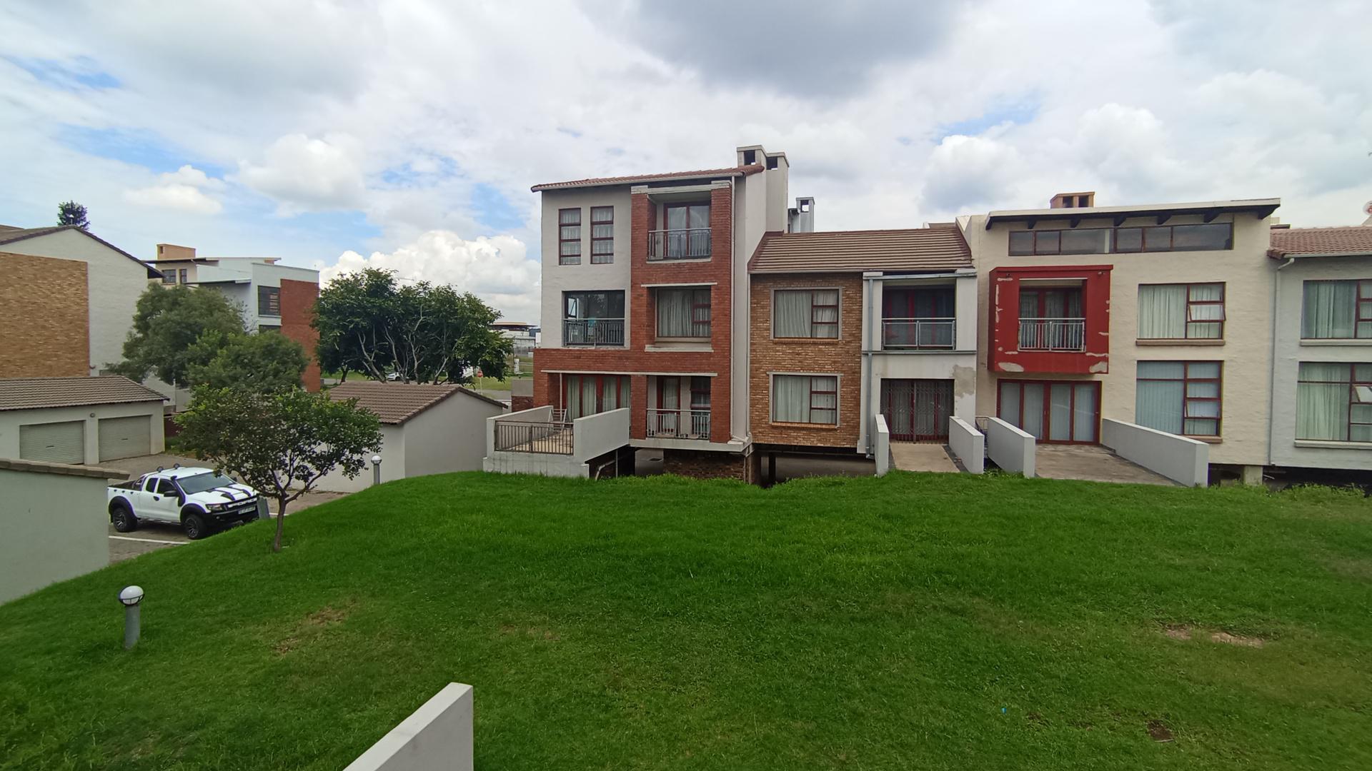 Front View of property in Midridge Park