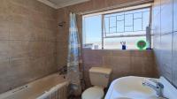 Bathroom 1 - 5 square meters of property in Rynfield
