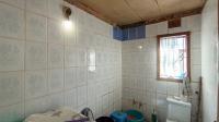 Bathroom 1 - 8 square meters of property in Caneside
