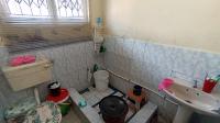 Bathroom 1 - 8 square meters of property in Caneside