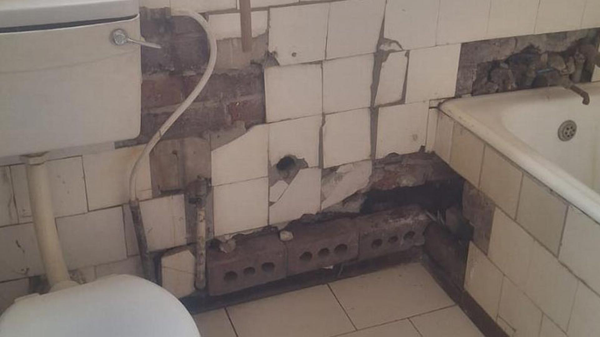 Bathroom 2 of property in La Rochelle - JHB