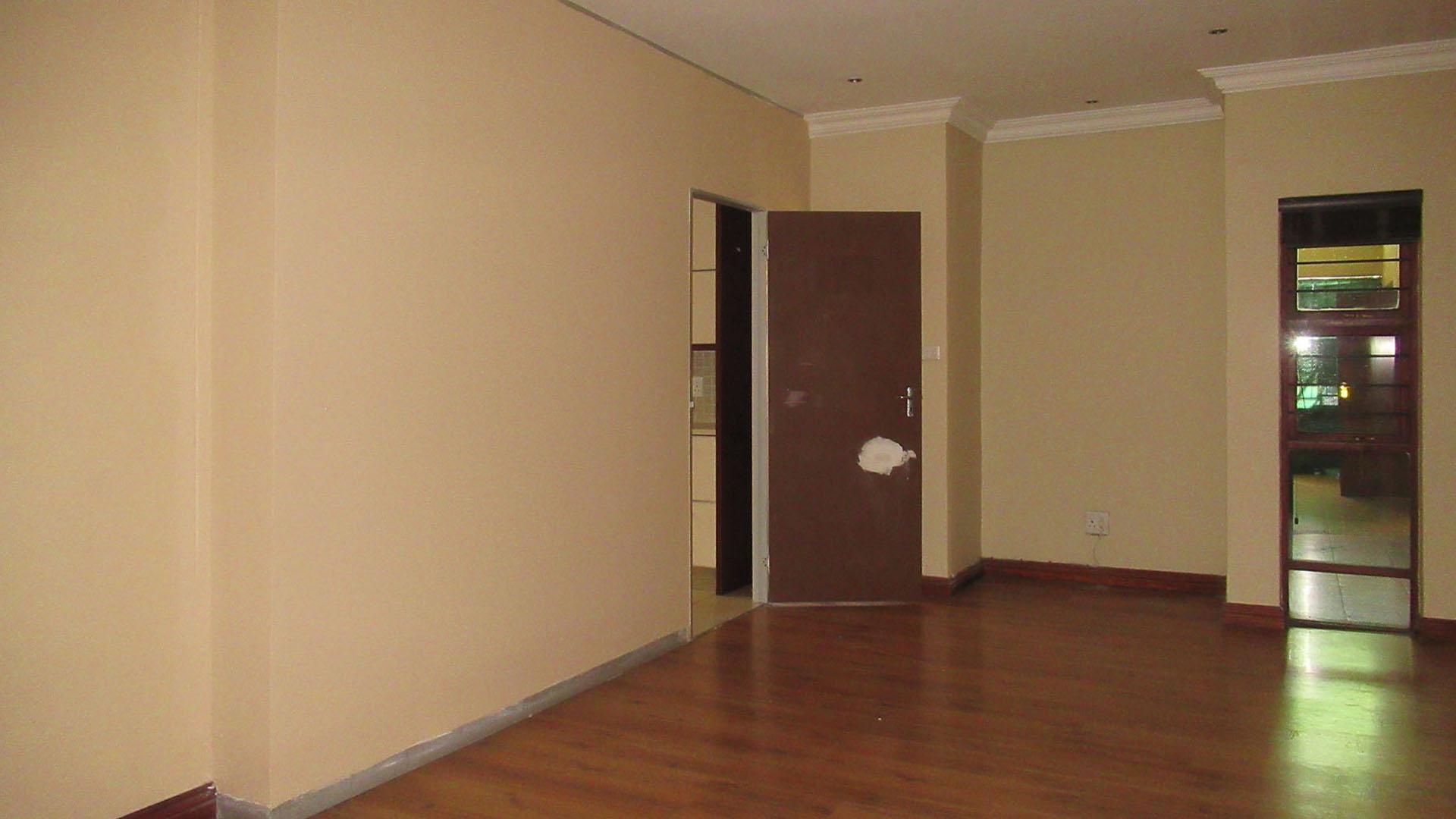 Dining Room - 29 square meters of property in Johannesburg North