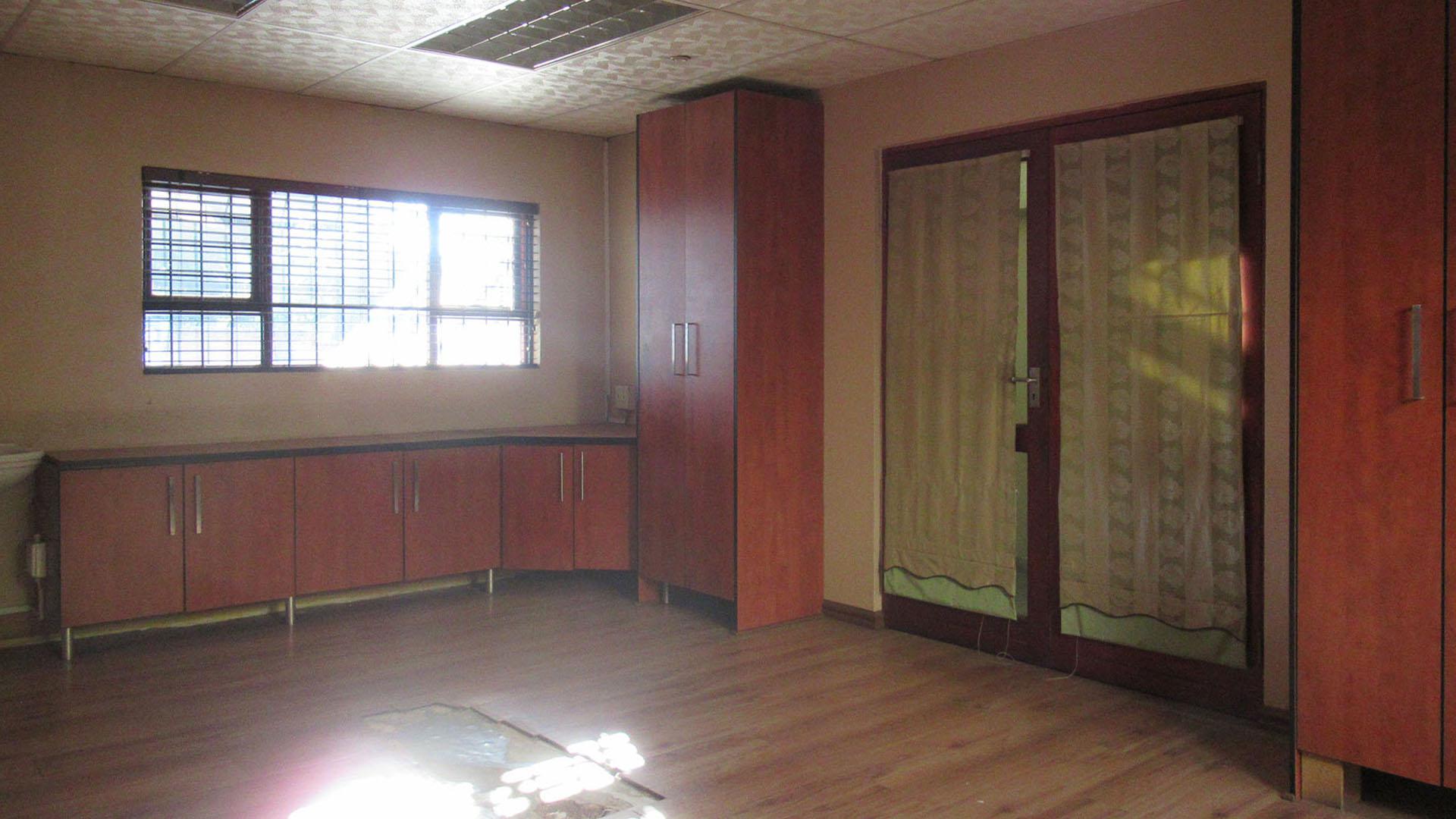 Study - 29 square meters of property in Johannesburg North