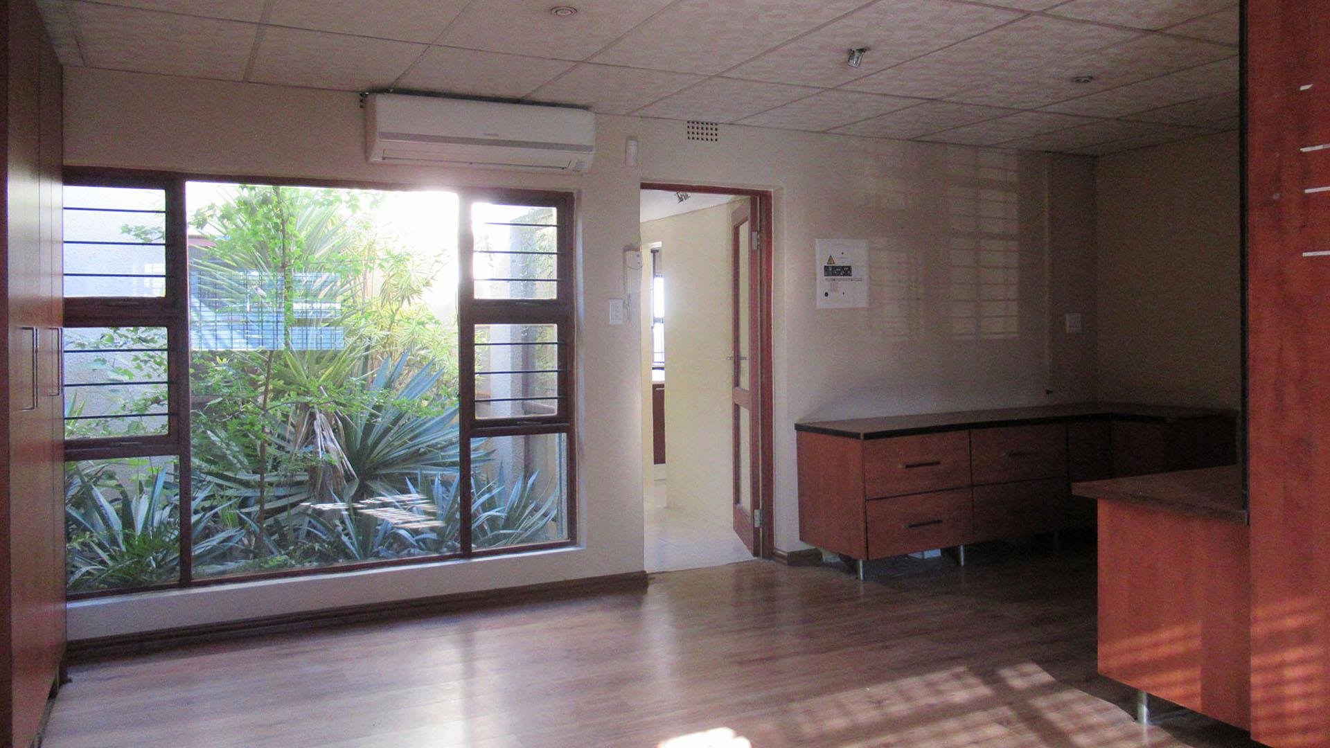 Study - 29 square meters of property in Johannesburg North