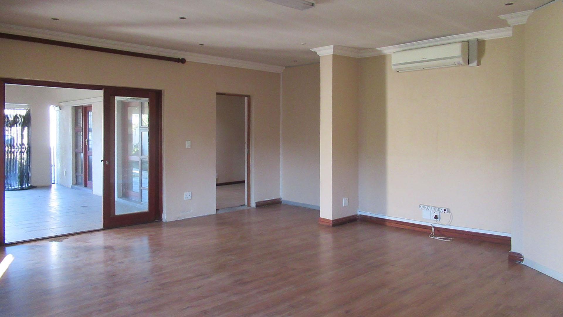Lounges - 37 square meters of property in Johannesburg North