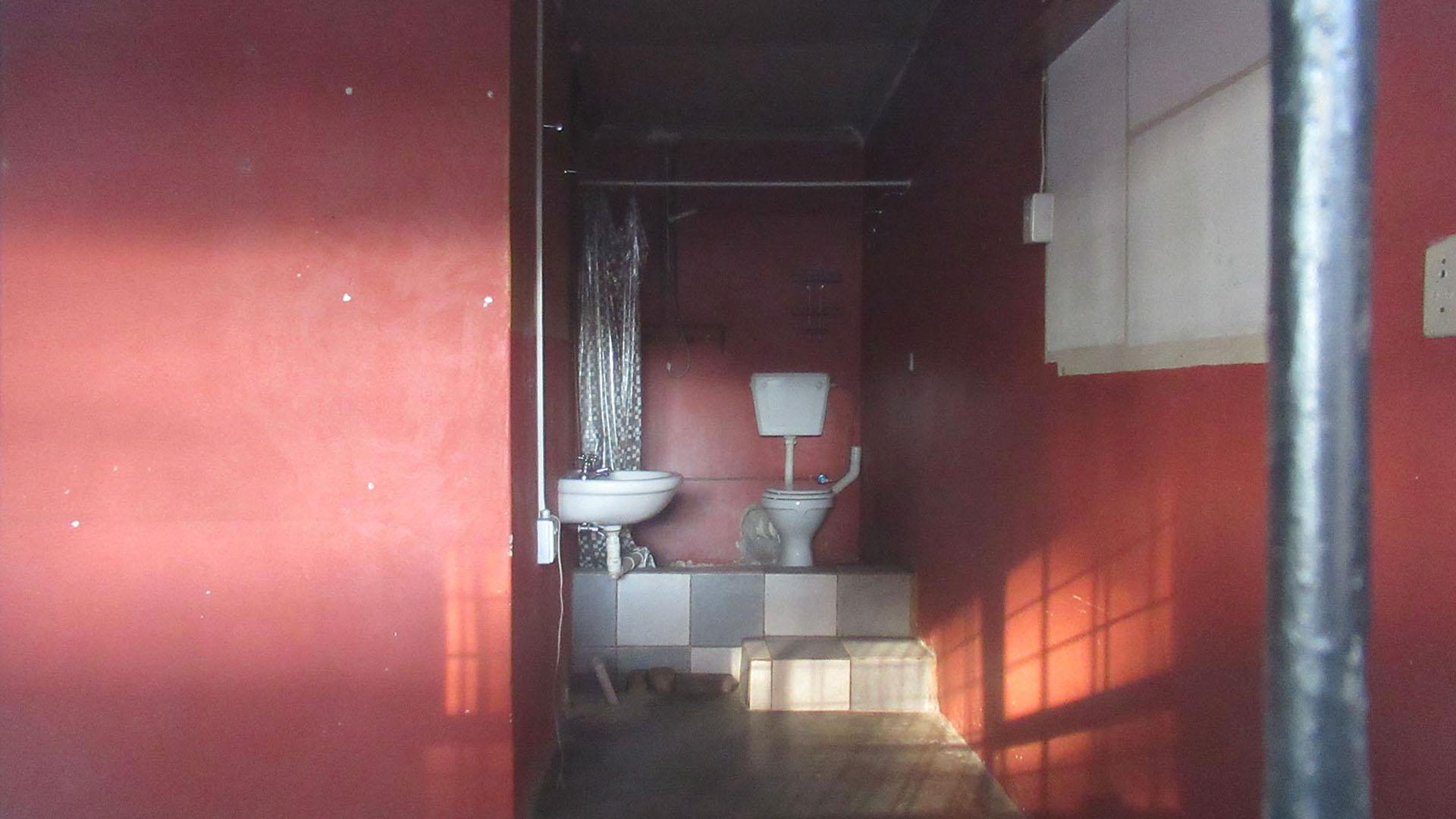 Bed Room 4 - 13 square meters of property in Johannesburg North