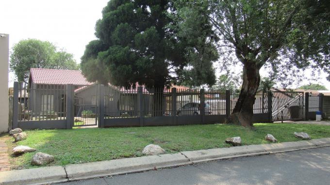 4 Bedroom Freehold Residence for Sale For Sale in Elandspark - Home Sell - MR670267