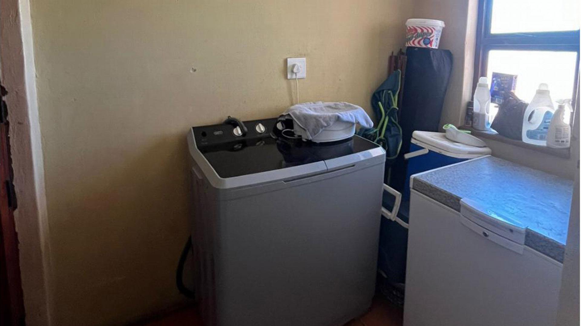 Kitchen of property in Parow Central