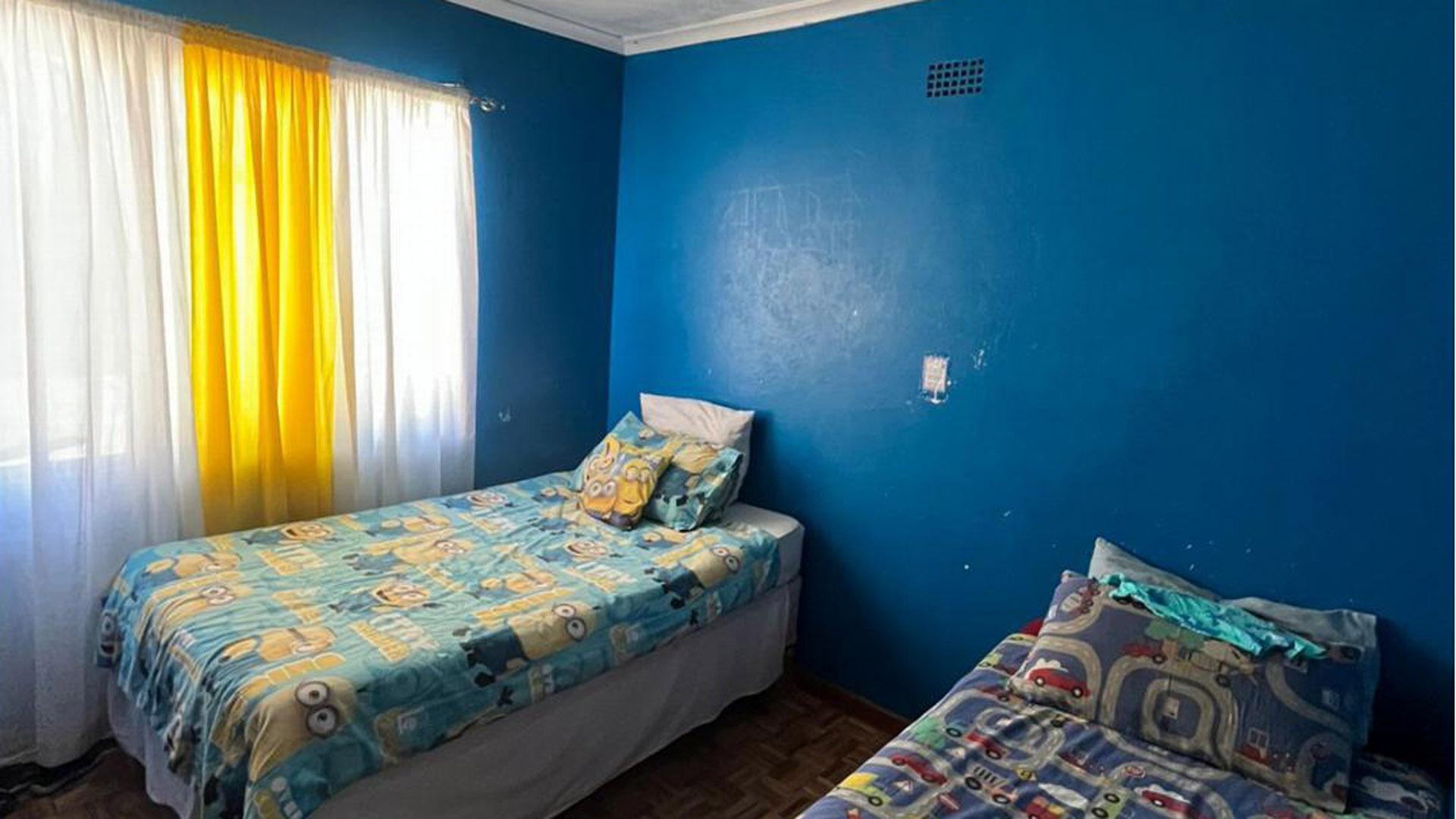 Bed Room 2 of property in Parow Central