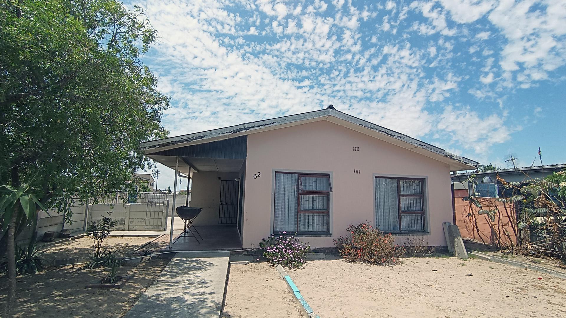 Front View of property in Parow Central