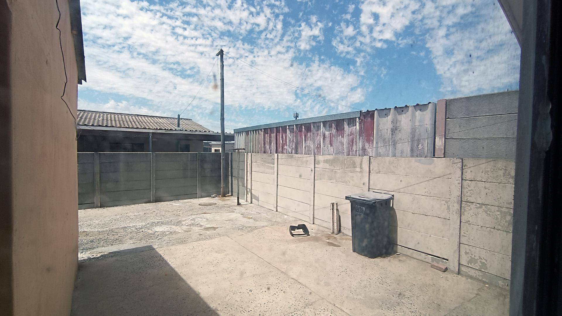 Backyard of property in Parow Central