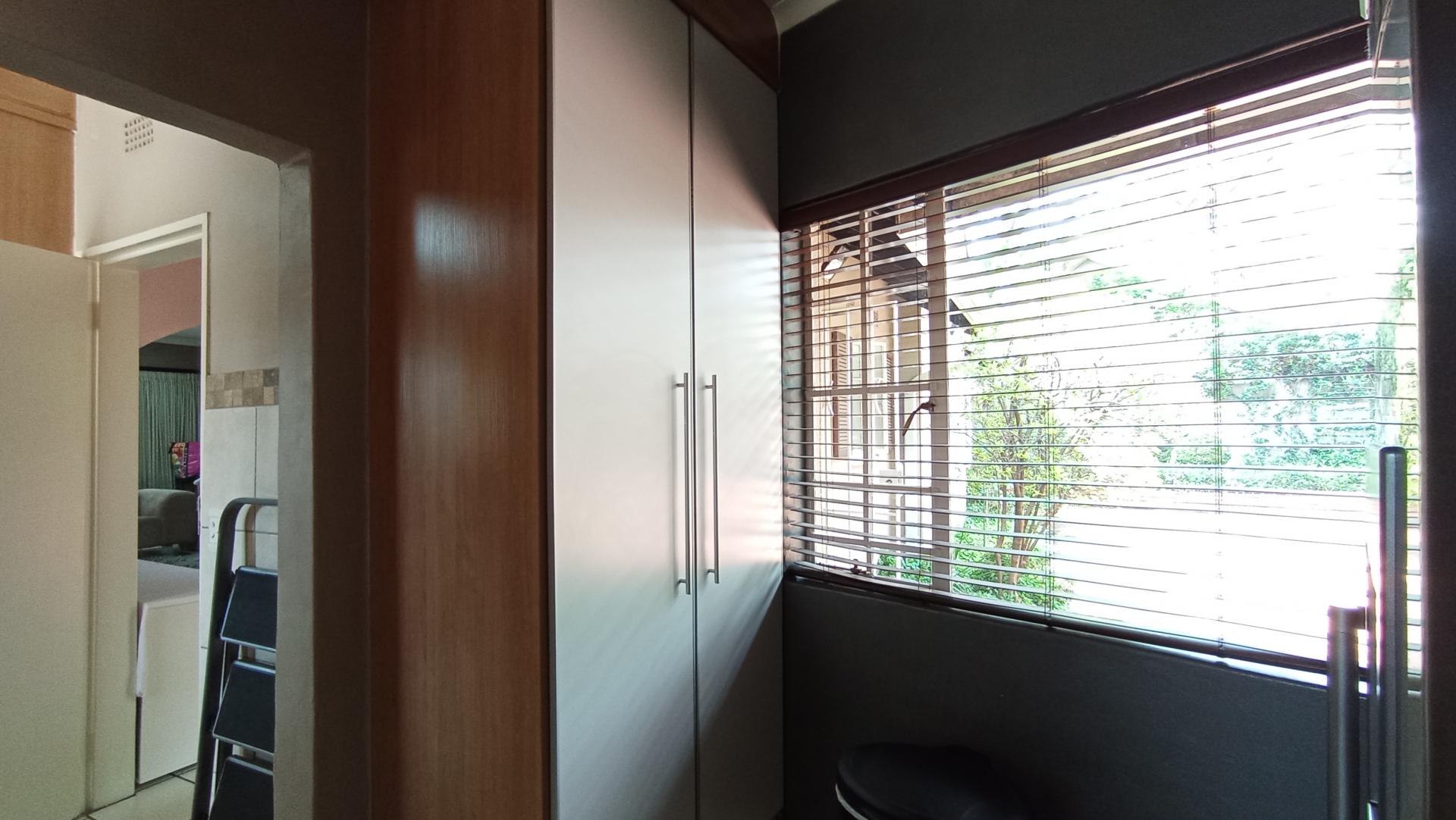 Scullery - 8 square meters of property in Fourways