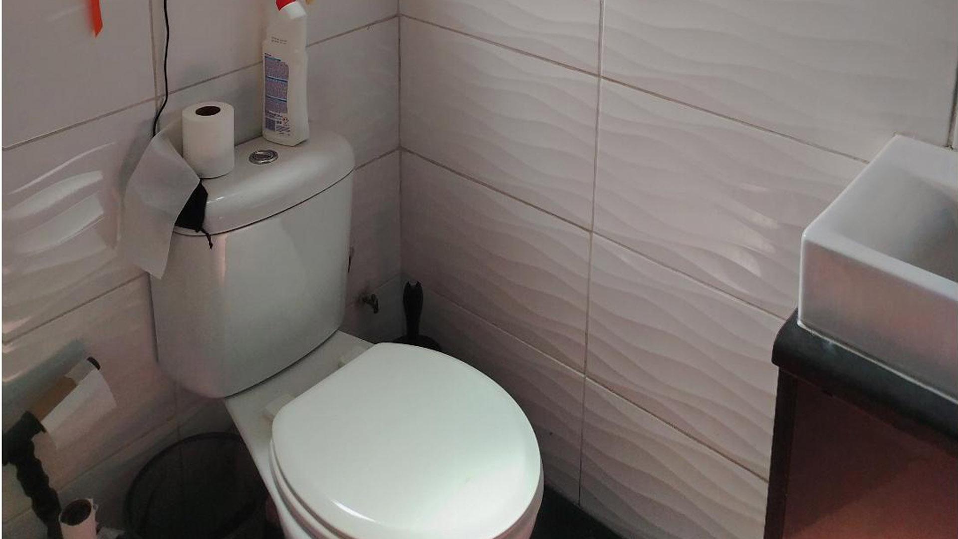 Bathroom 2 of property in Mitchells Plain