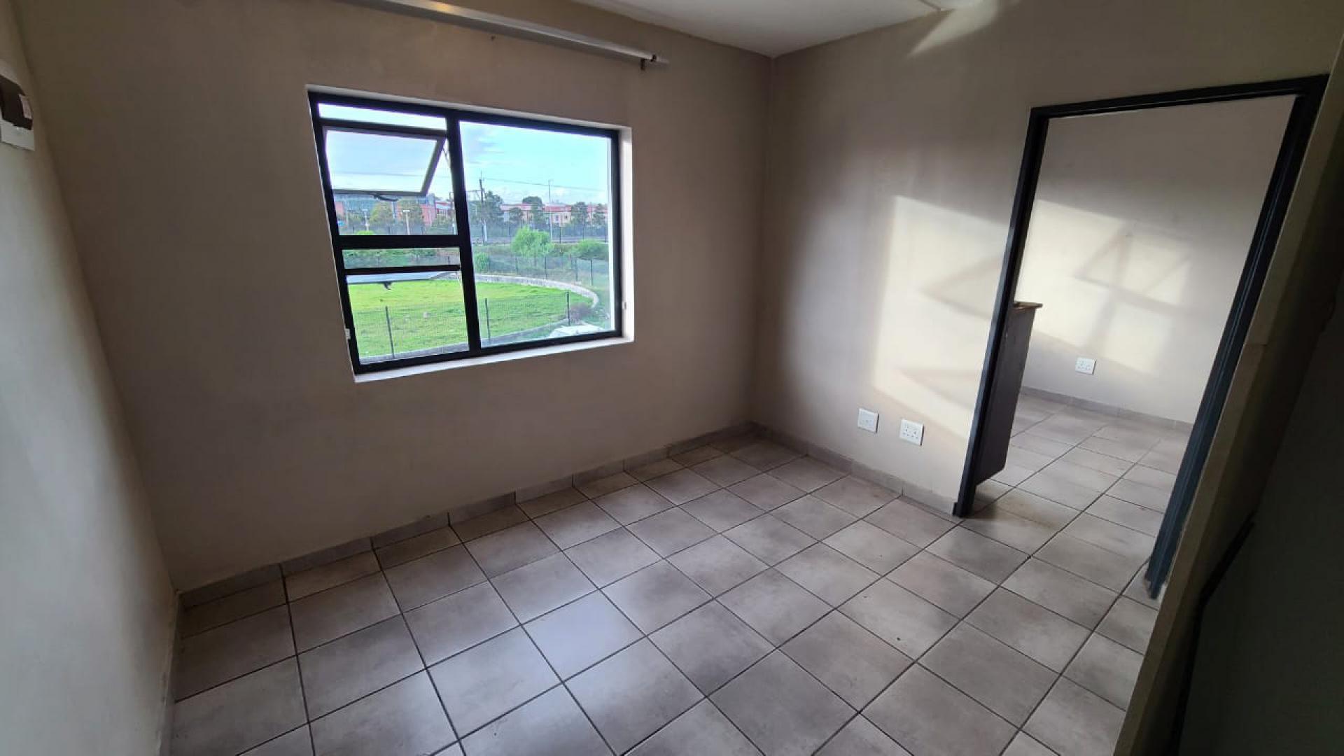 Bed Room 1 - 8 square meters of property in Belhar