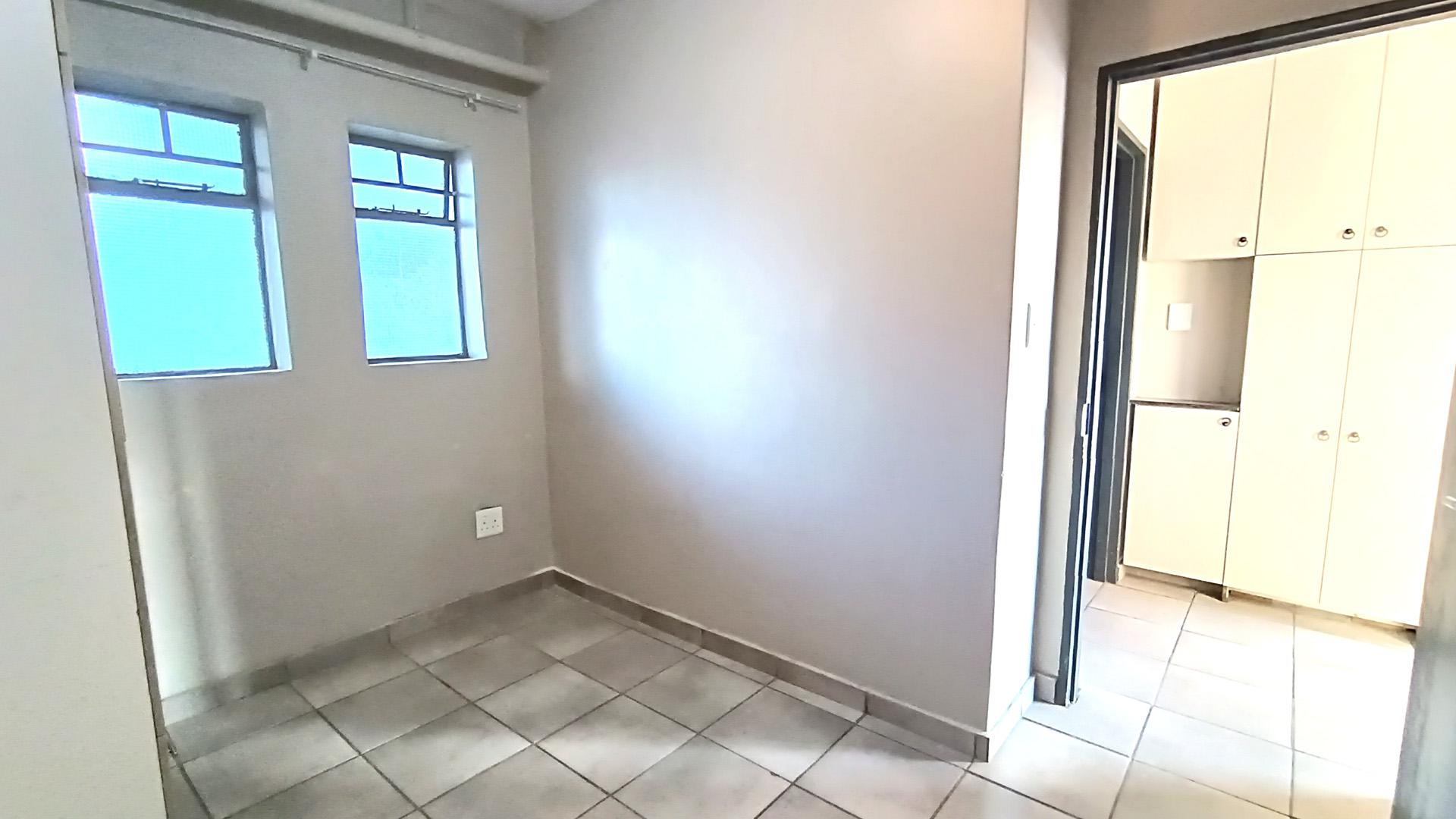 Bed Room 2 - 10 square meters of property in Belhar