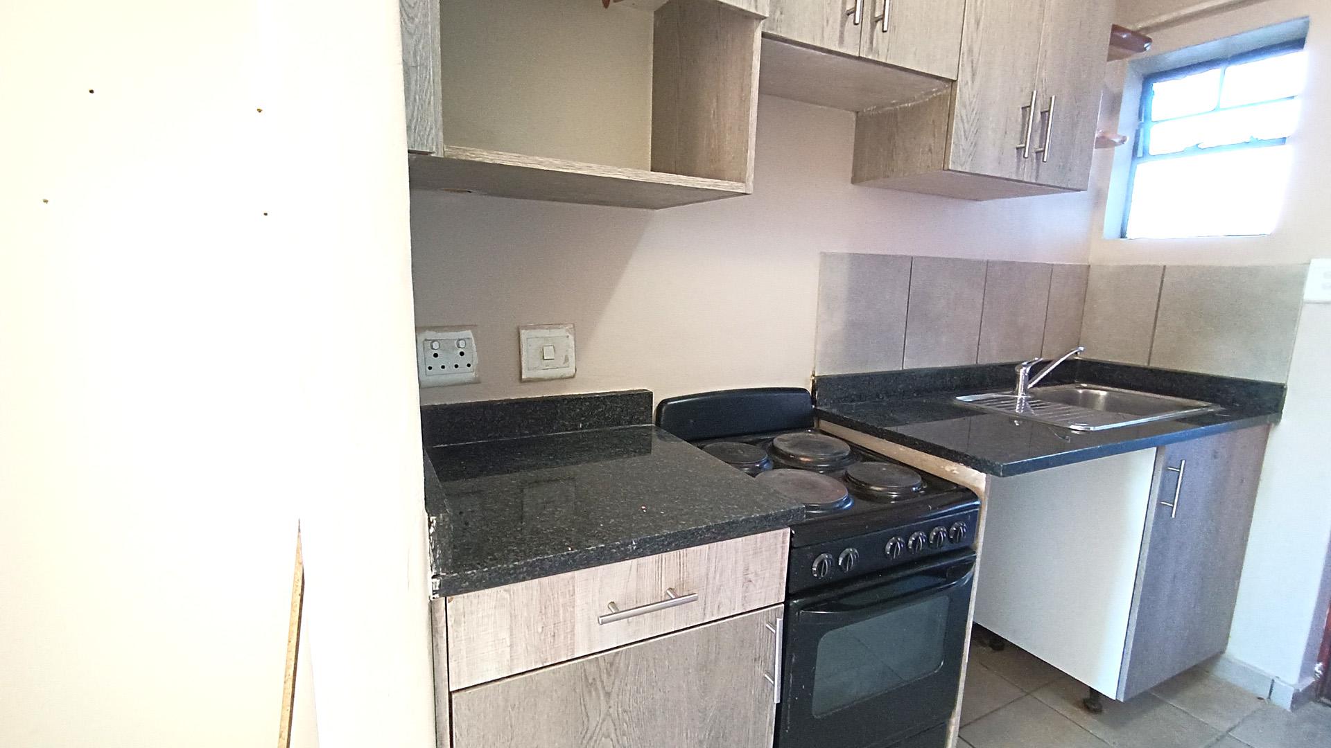 Kitchen - 6 square meters of property in Belhar