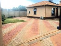 2 Bedroom 1 Bathroom House for Sale for sale in Windmill Park