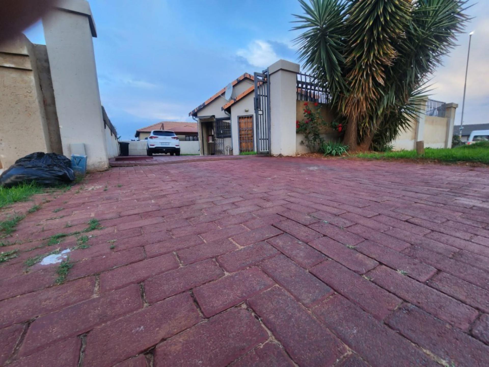  of property in Dawn Park