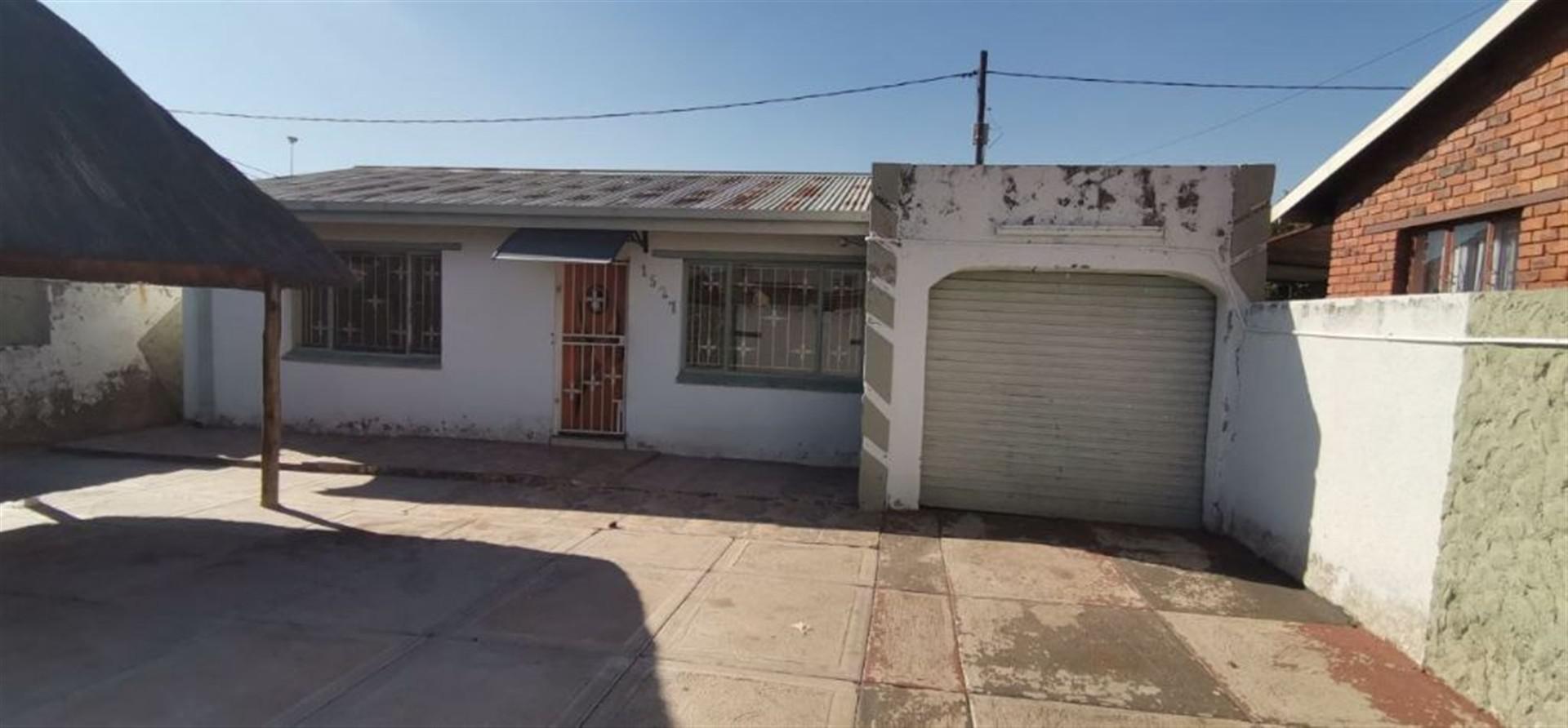 Front View of property in Lethlabile