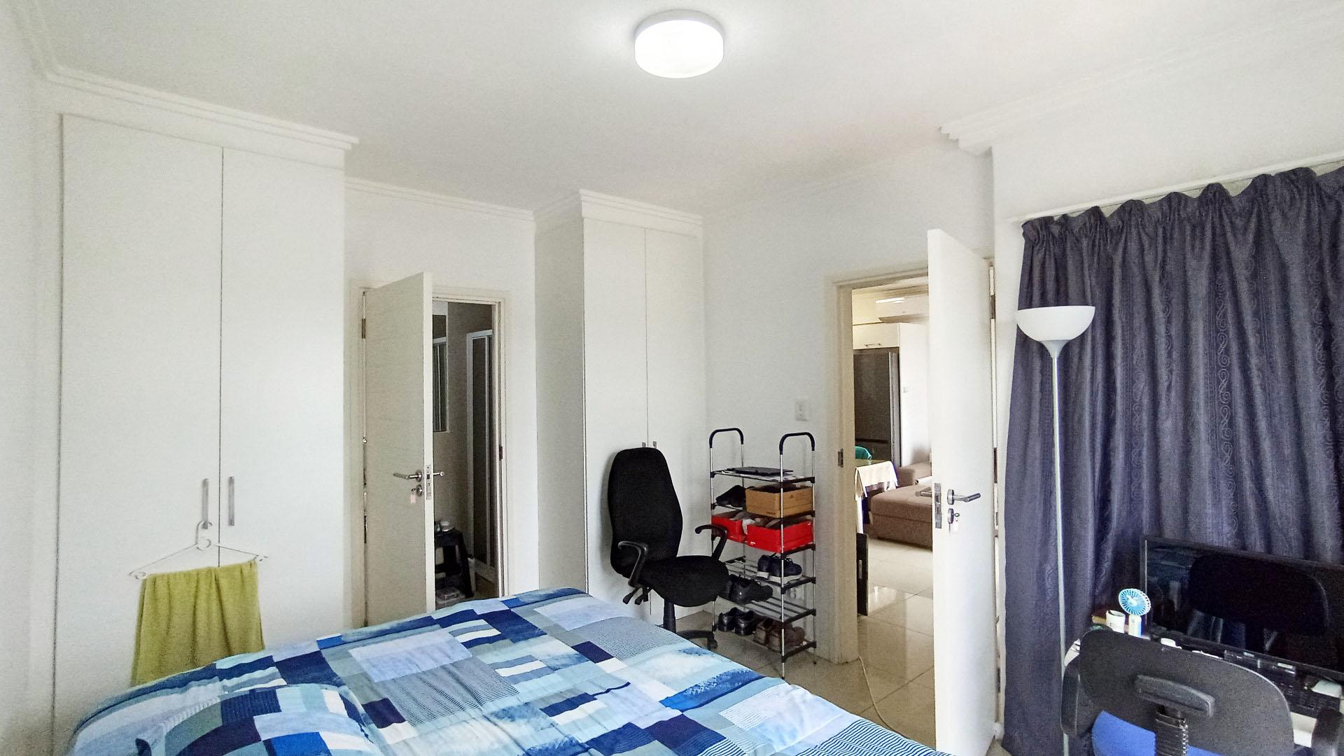 Main Bedroom - 15 square meters of property in Umhlanga Rocks