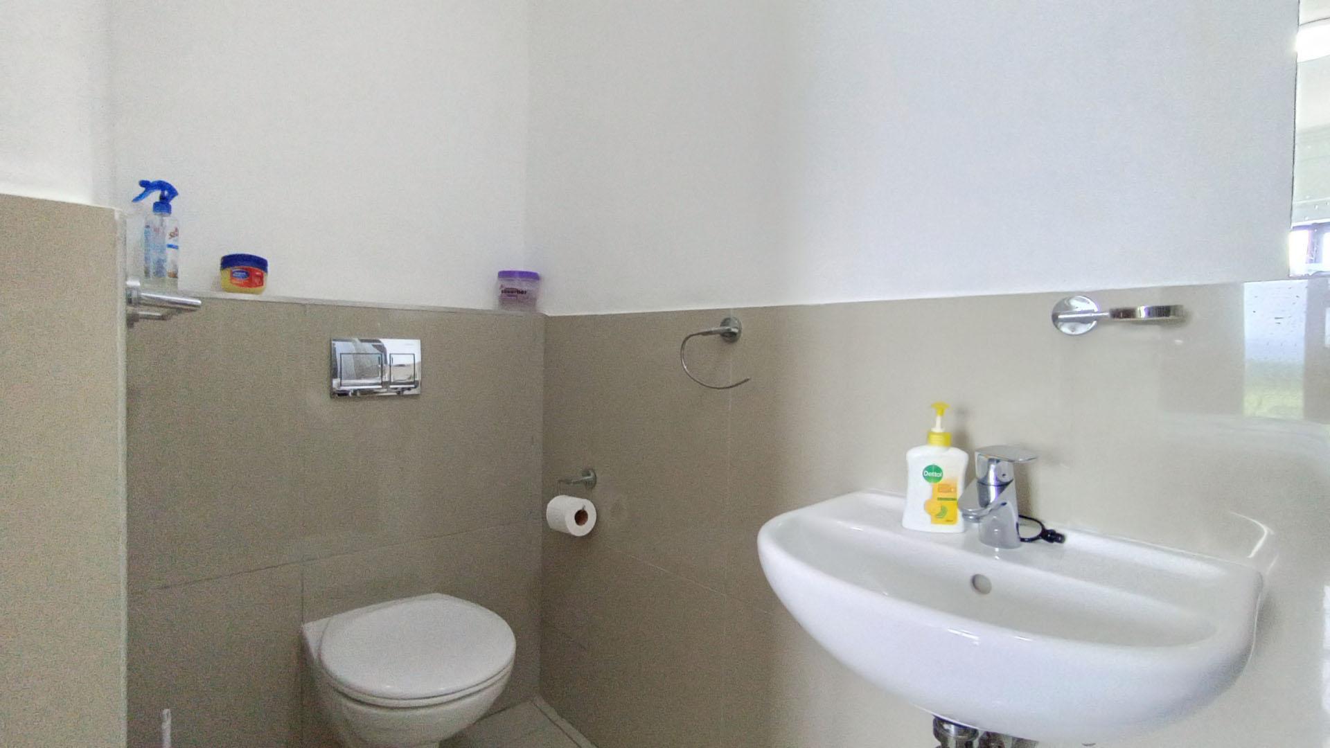 Main Bathroom - 4 square meters of property in Umhlanga Rocks