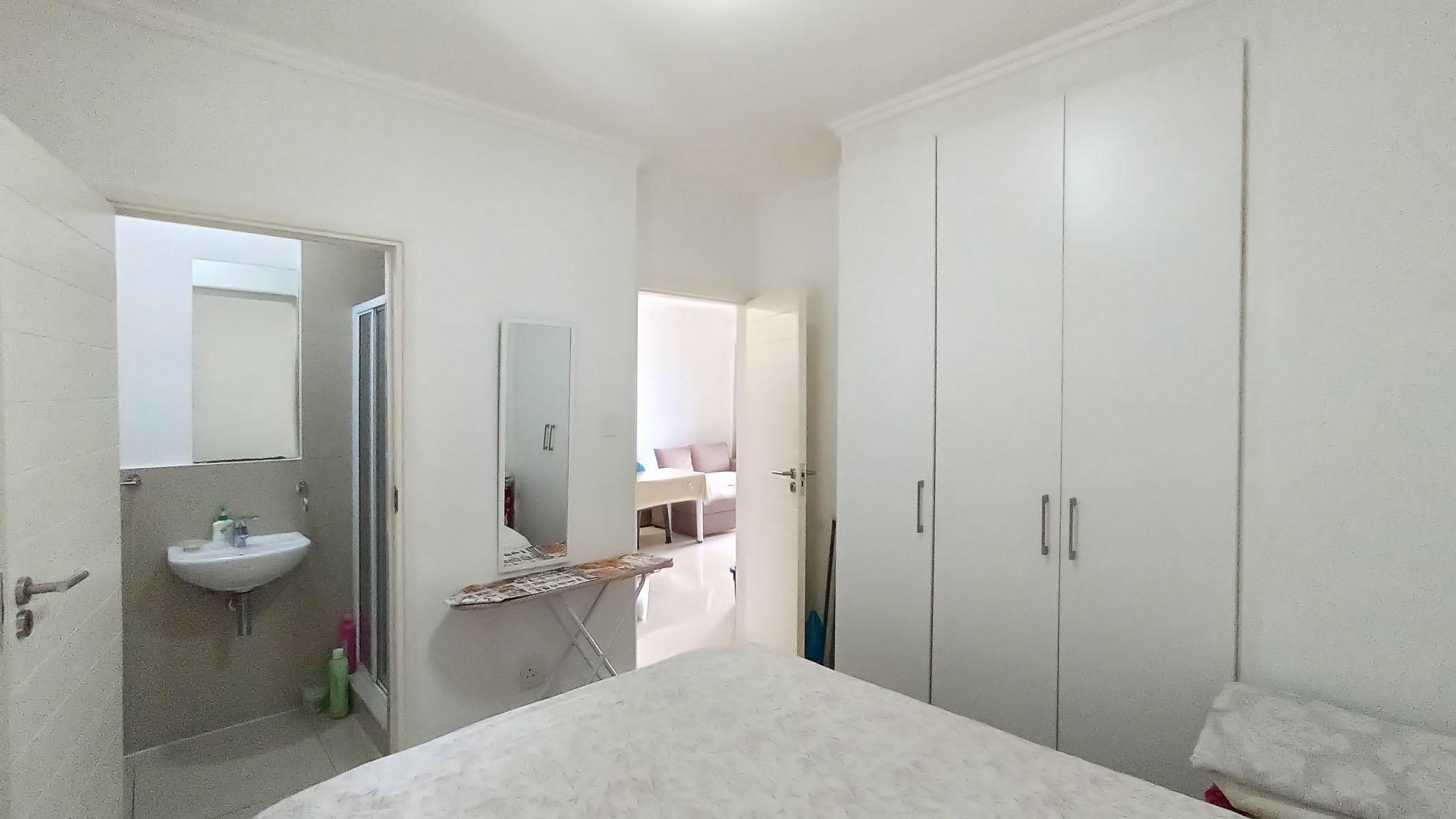 Bed Room 1 - 11 square meters of property in Umhlanga Rocks