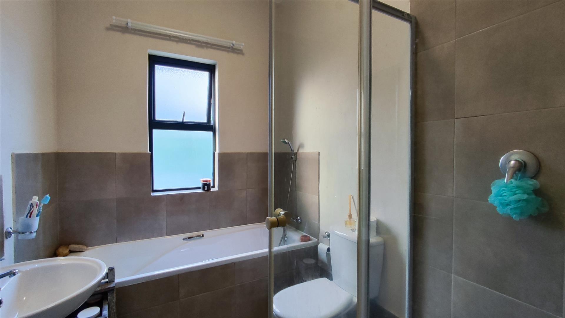 Bathroom 1 - 5 square meters of property in Rynfield