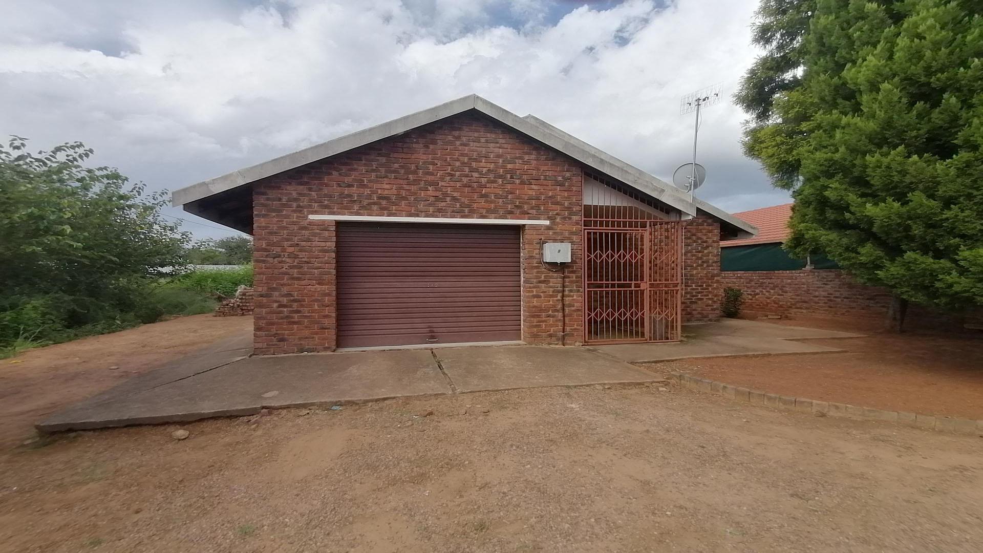 Front View of property in Modimolle (Nylstroom)