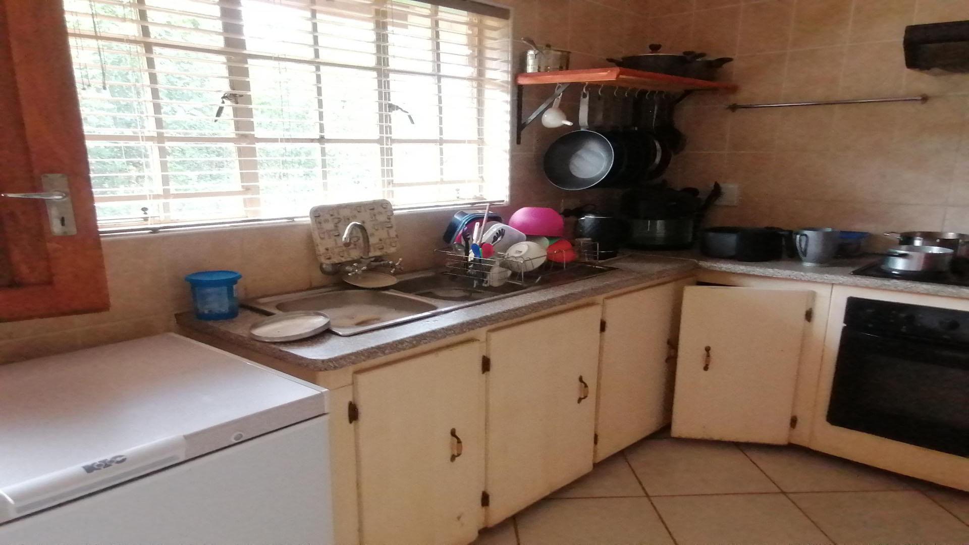 Kitchen of property in Modimolle (Nylstroom)