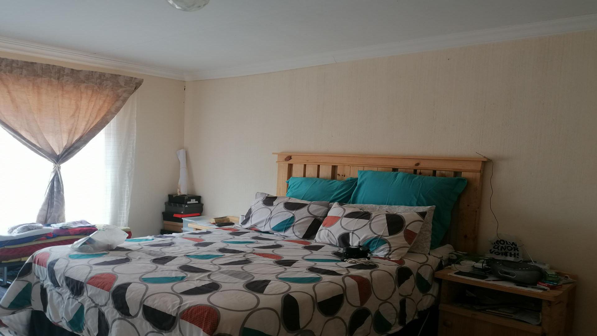 Main Bedroom of property in Modimolle (Nylstroom)