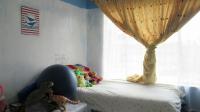 Bed Room 1 - 12 square meters of property in Creswell Park
