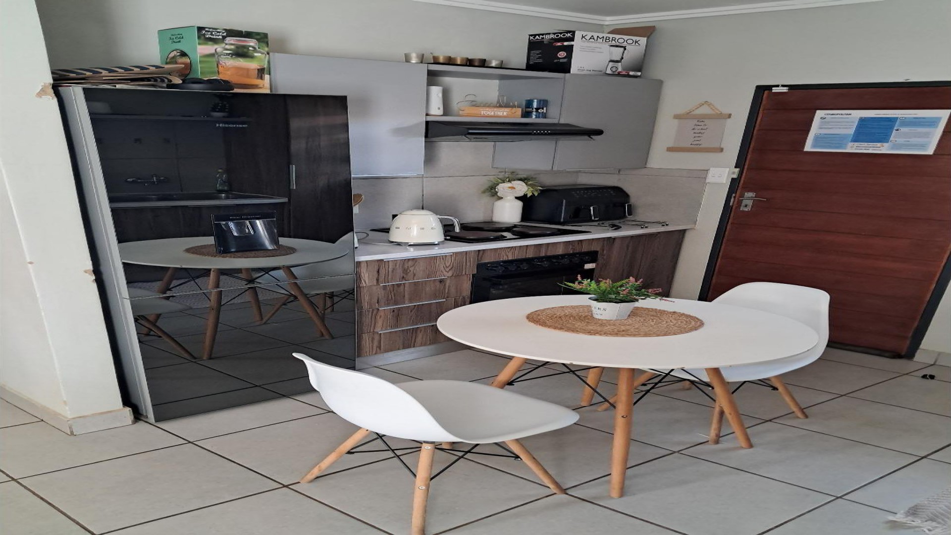 Lounges - 18 square meters of property in Protea Glen