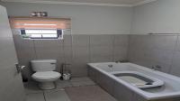 Bathroom 1 - 5 square meters of property in Protea Glen