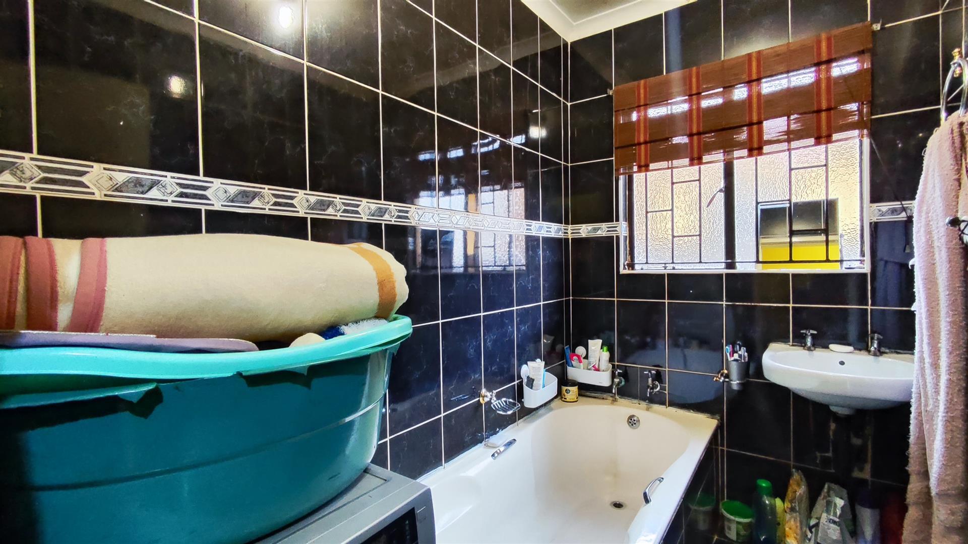 Bathroom 1 - 7 square meters of property in Vosloorus